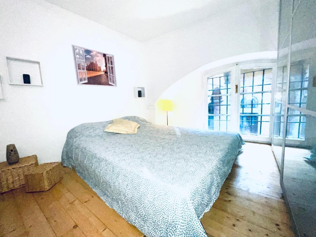 Apartment In 3 Minutes From Duomo Ingresso Via Dei Piatti Milaan Buitenkant foto