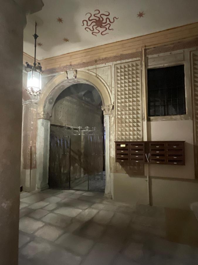 Apartment In 3 Minutes From Duomo Ingresso Via Dei Piatti Milaan Buitenkant foto